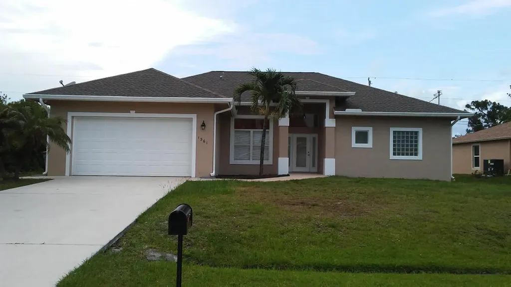1561 SW Hackensack Avenue Port St Lucie FL 34953