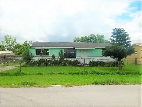 460 Eilon Avenue South Bay FL 33493