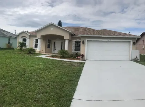 1402 SW Prairie Circle Port St Lucie FL 34953