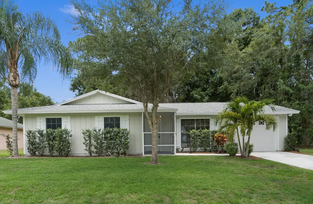 2379 SW Vardon Street Port St Lucie FL 34953