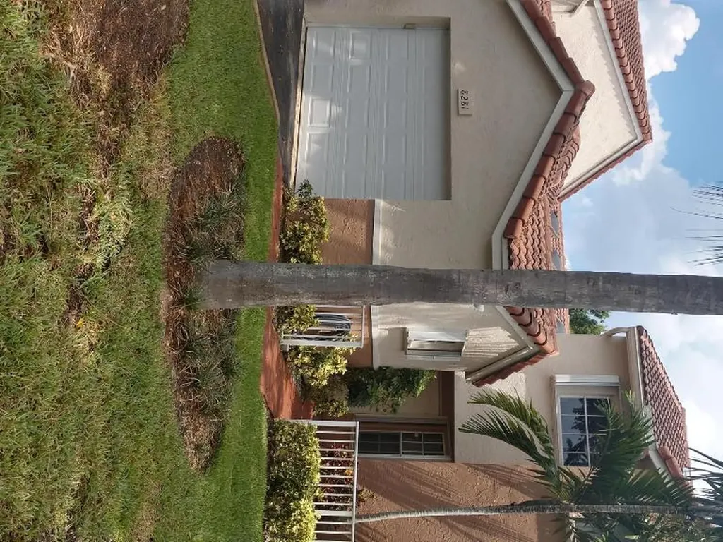 8281 NW 70th Street Tamarac FL 33321