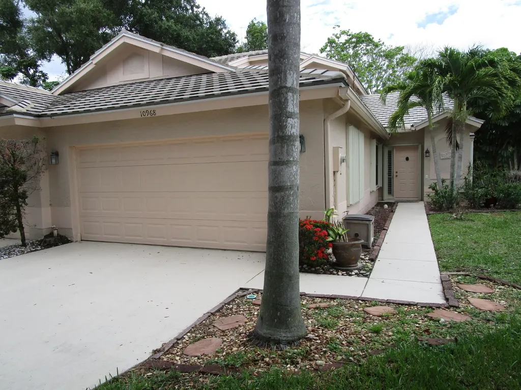 10968 Stafford Circle S Boynton Beach FL 33436