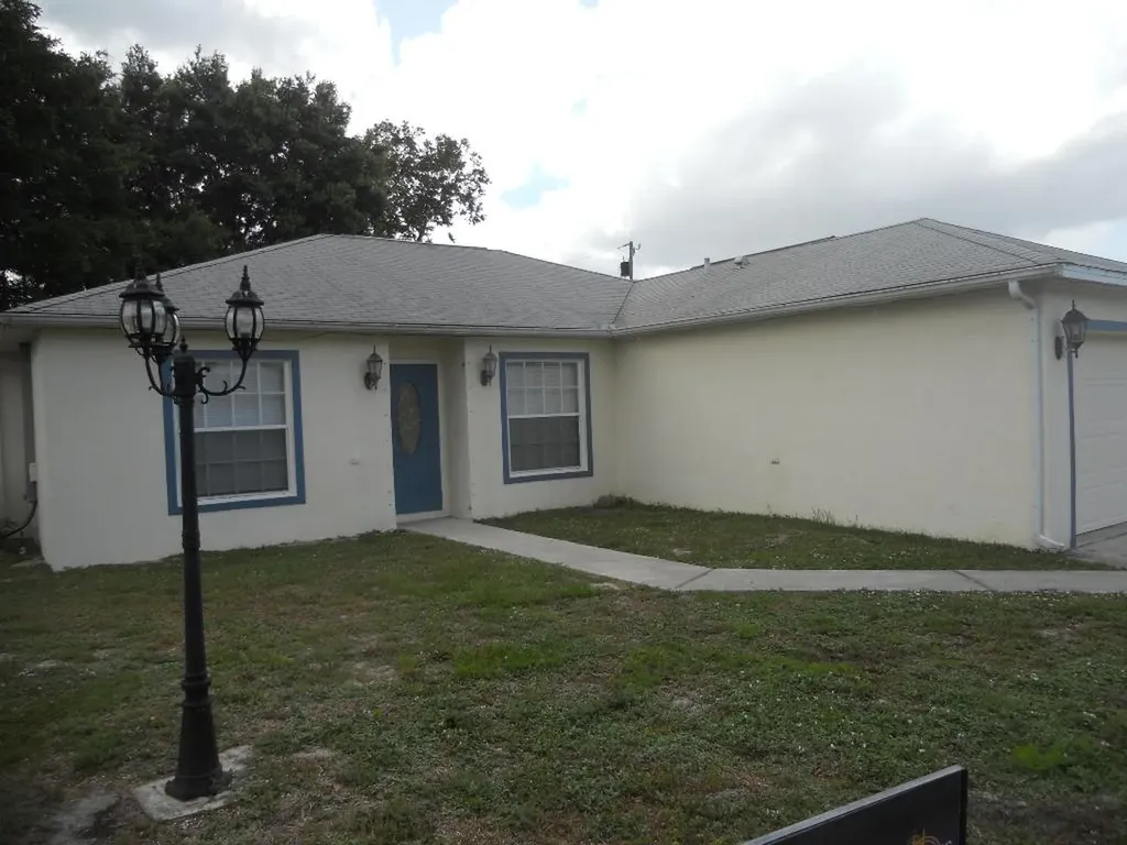 3744 SW Findlay Street Port St Lucie FL 34953