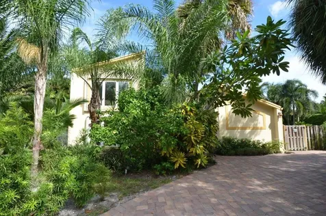 899 Periwinkle Street Boca Raton FL 33486