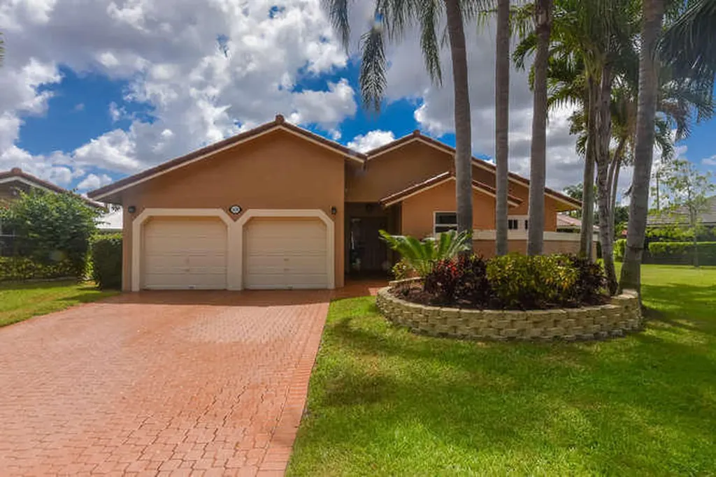 1639 NW 106th Way Coral Springs FL 33071