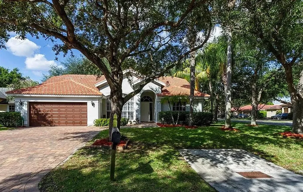 5885 NW 41st Way Coconut Creek FL 33073