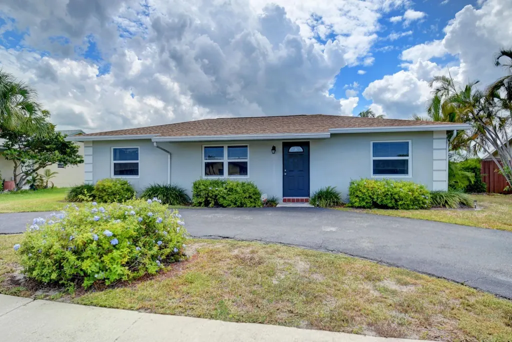 19445 Carolina Circle Boca Raton FL 33434