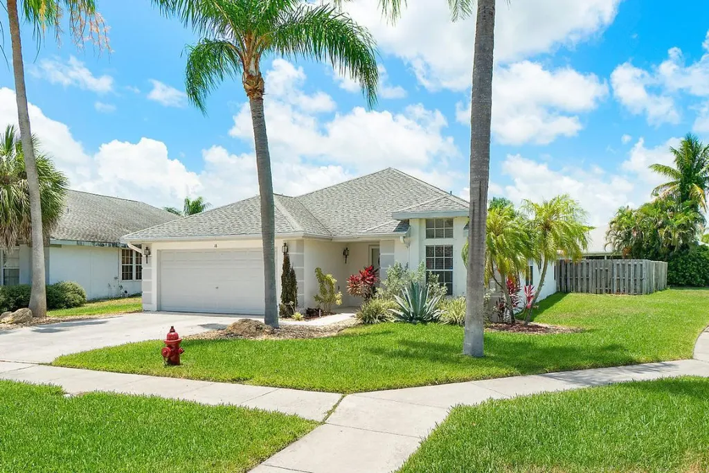 18 Heather Cove Drive Boynton Beach FL 33436