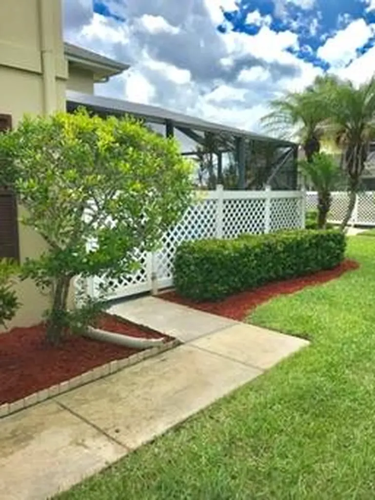 18 Amherst Court Royal Palm Beach FL 33411