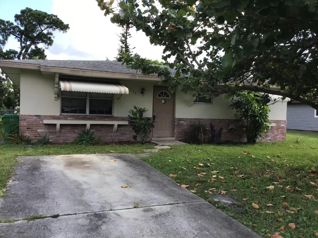 143 SW Lakehurst Drive Port St Lucie FL 34983