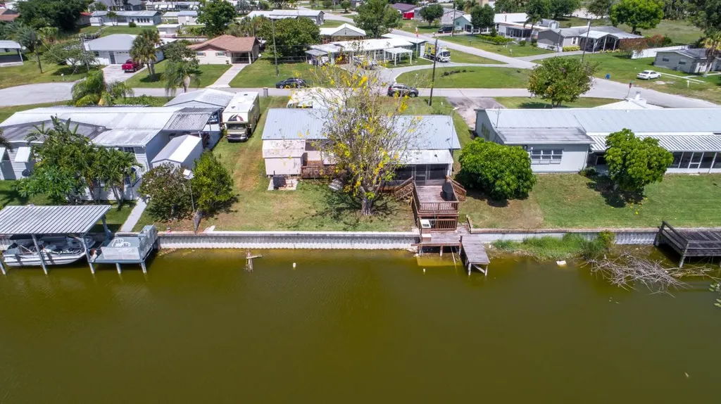 3635 SE 21st Avenue Okeechobee FL 34974