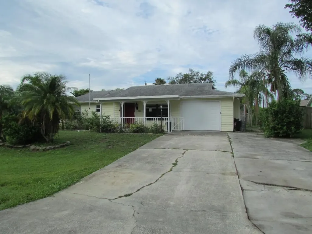 338 NE Greenbrier Avenue Port St Lucie FL 34983