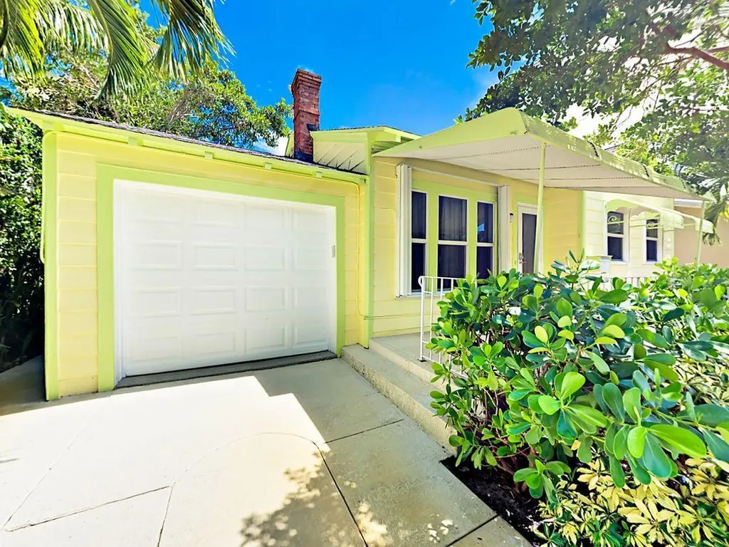 214 N Palmway Lake Worth Beach FL 33460