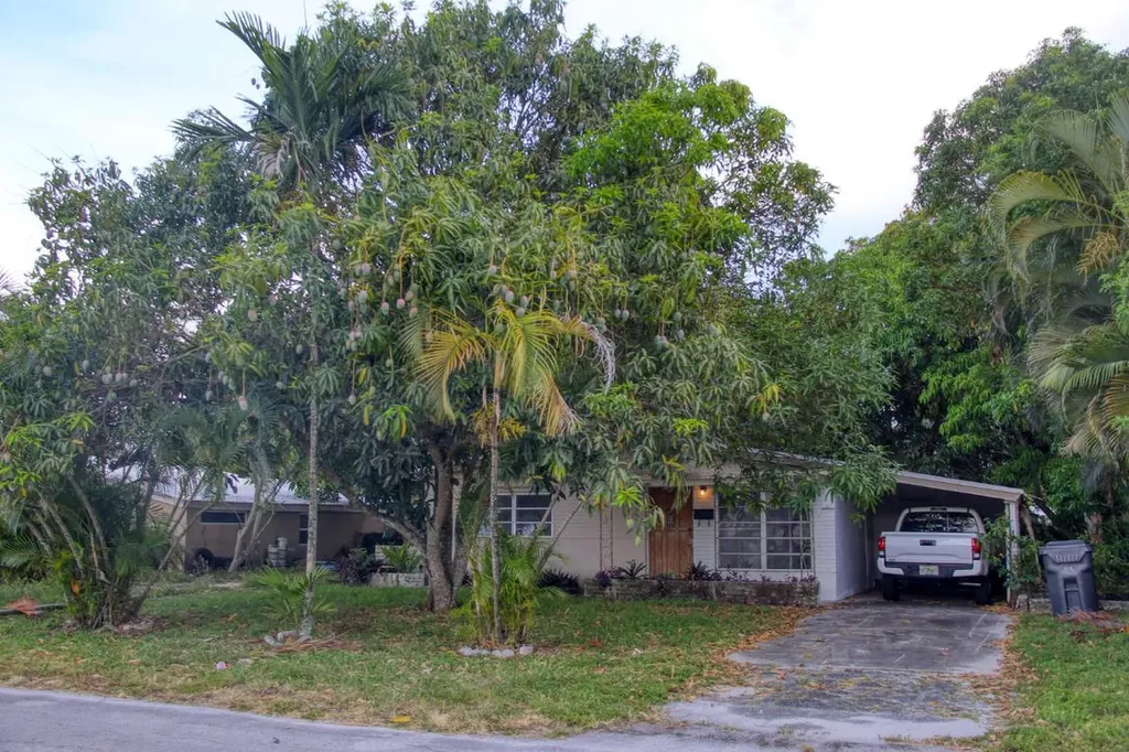 5826 Atlanta Street Hollywood FL 33021