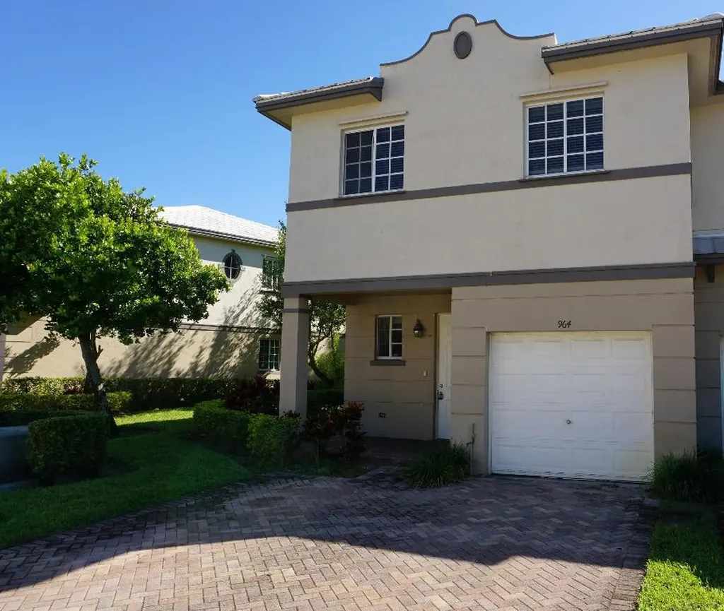 971 Tortuga Lane Riviera Beach FL 33404