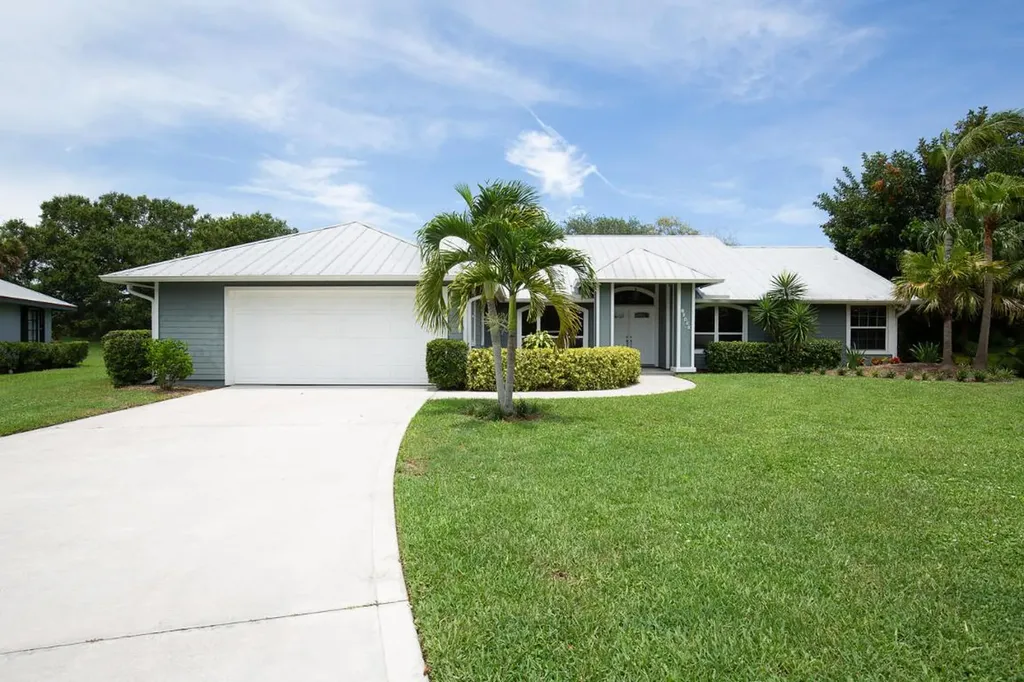 10400 SE Jupiter Narrows Drive Hobe Sound FL 33455