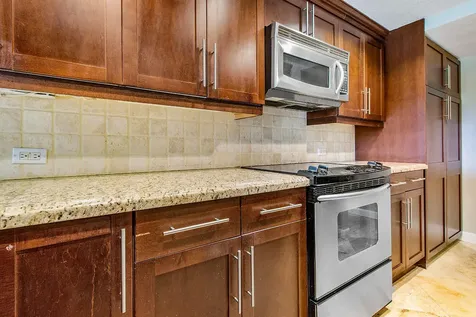 931 Palm Trail Delray Beach FL 33483