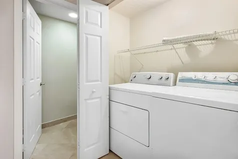 931 Palm Trail Delray Beach FL 33483