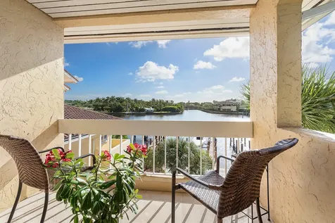 931 Palm Trail Delray Beach FL 33483