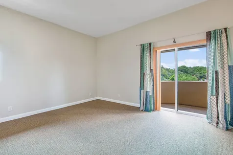 931 Palm Trail Delray Beach FL 33483