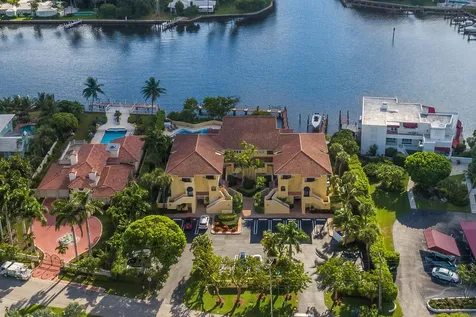 931 Palm Trail Delray Beach FL 33483