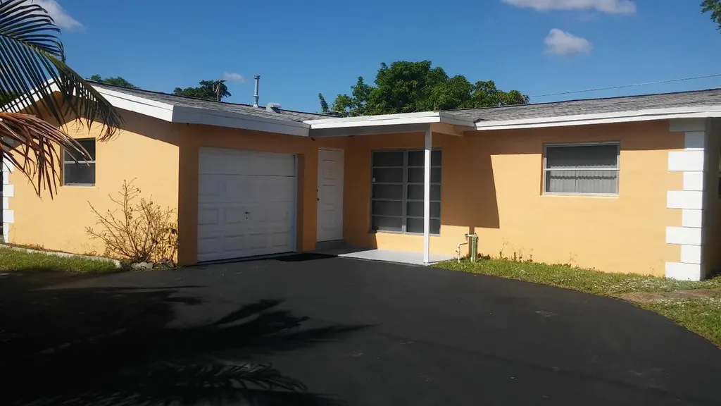 8651 NW 27th Place Sunrise FL 33322