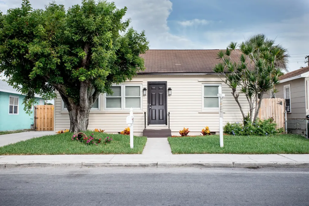 527 N H Street Lake Worth Beach FL 33460