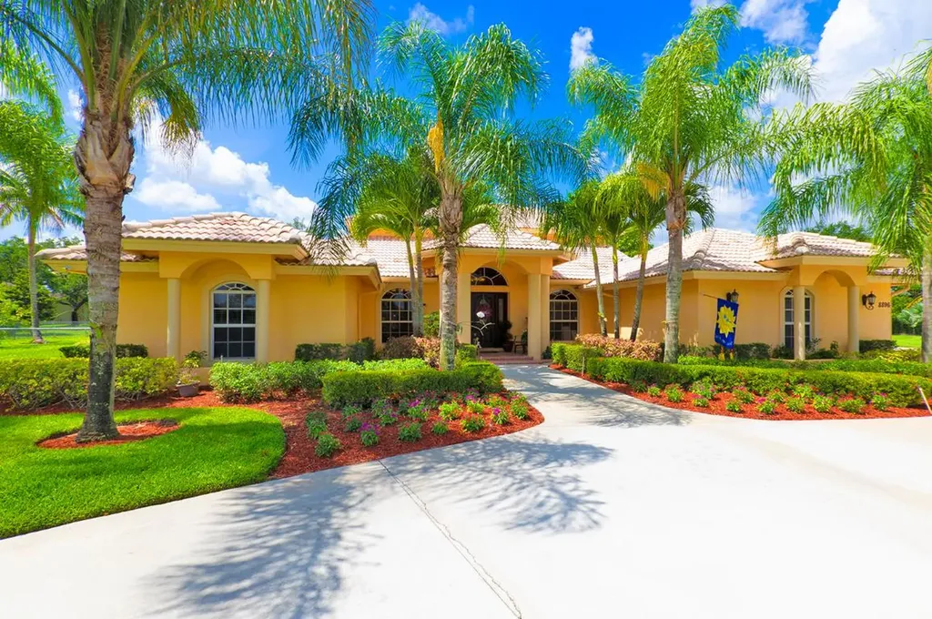 8896 Arrowhead Drive Lake Worth FL 33467
