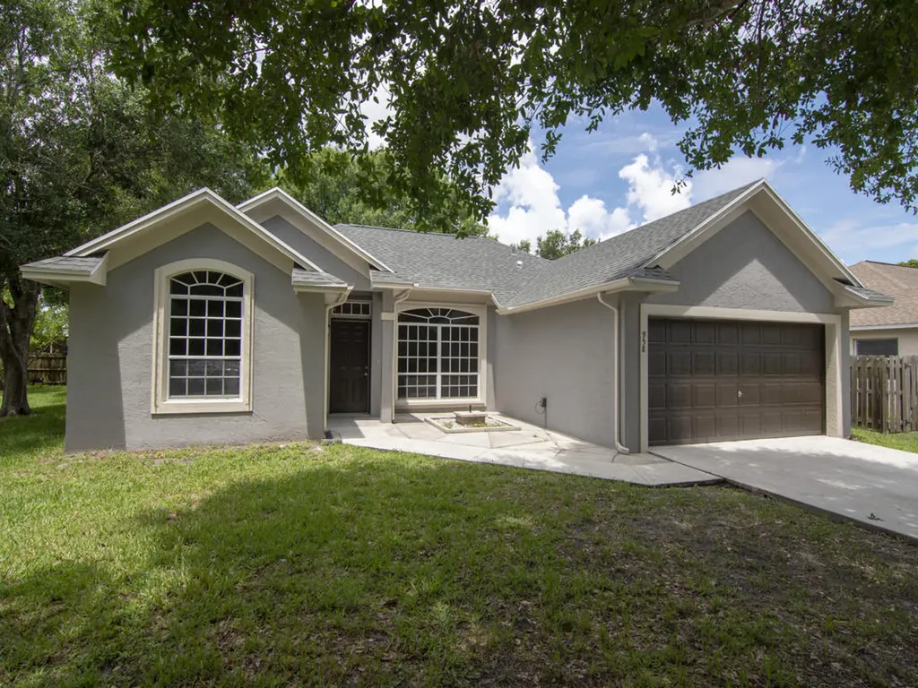 958 SE Proctor Lane Port St Lucie FL 34983