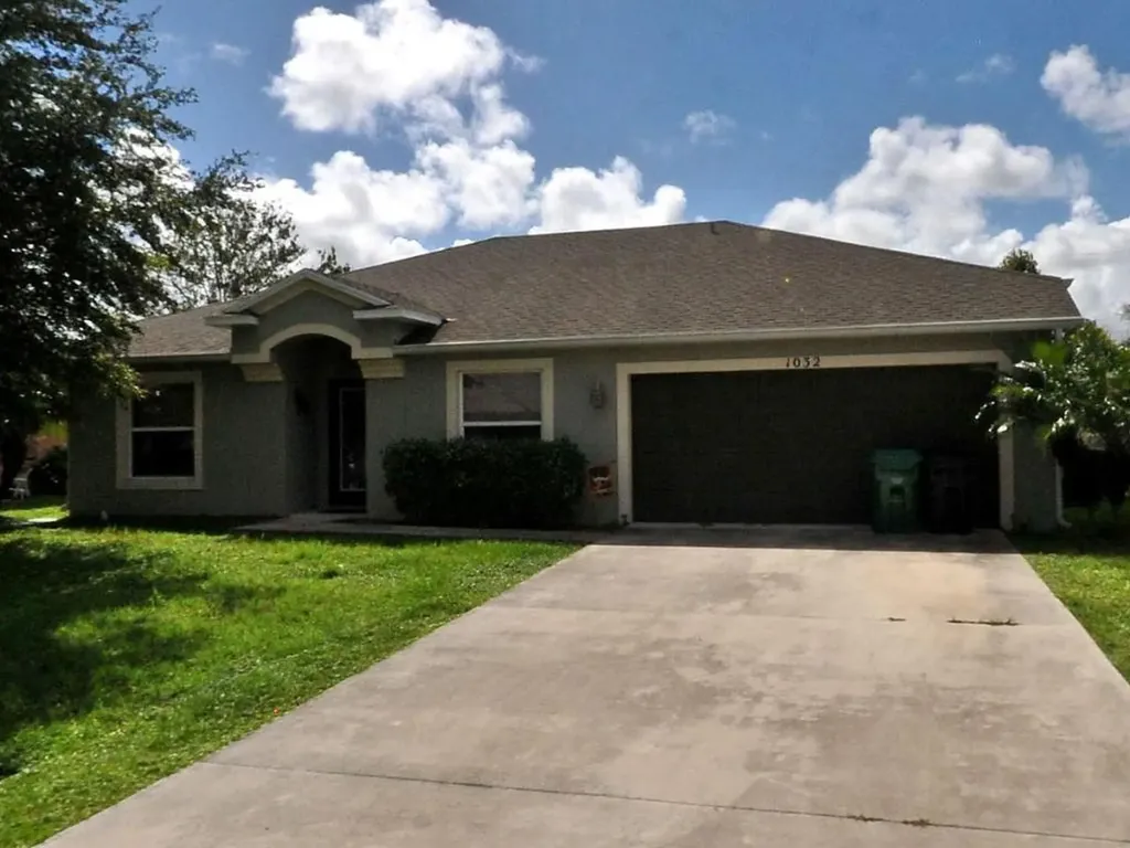 1032 SE Seagrass Avenue Port St Lucie FL 34983
