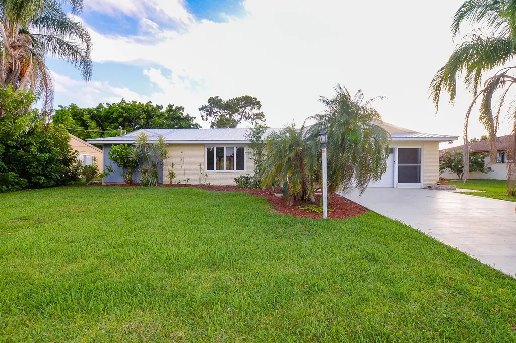 2486 SE Wishbone Road Port St Lucie FL 34952