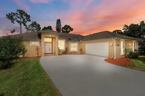 1340 SE Navajo Lane Port St Lucie FL 34983
