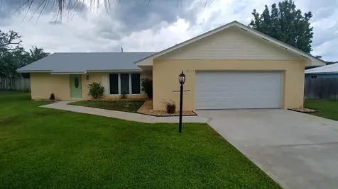 8015 SE Palm Street Hobe Sound FL 33455