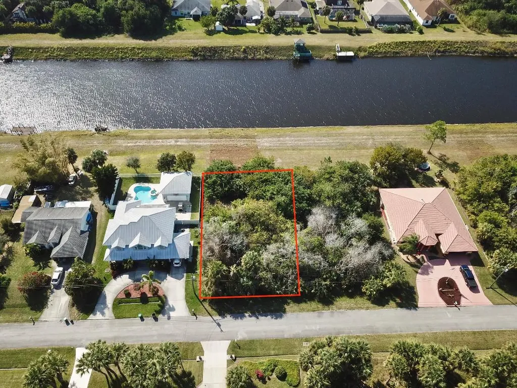 2020 SW Villanova Road Port St Lucie FL 34953