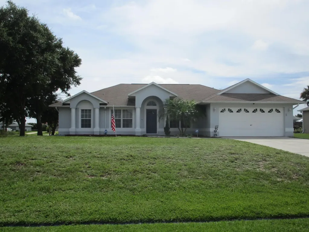 3248 SE Quay Street Port St Lucie FL 34984