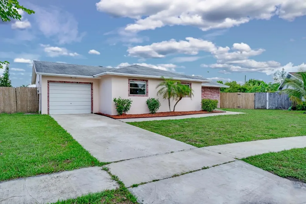 10806 Winding Creek Way Boca Raton FL 33428