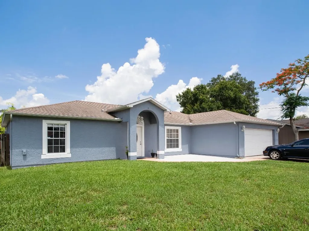 1732 SW Cloverleaf Street Port St Lucie FL 34953