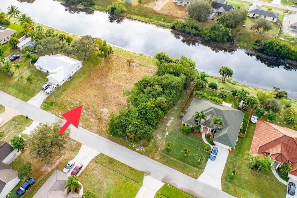 378 SW Jeanne Avenue Port St Lucie FL 34953