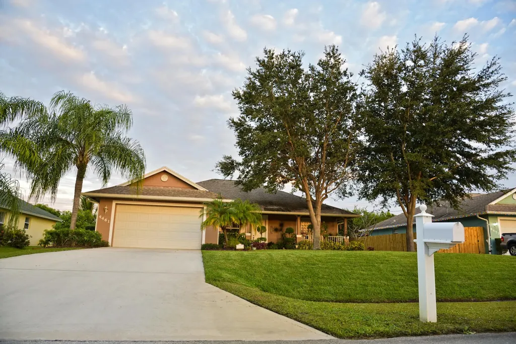 4461 SW Farmington Street Port St Lucie FL 34953