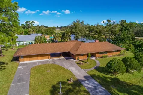 8200 Fort Walton Avenue Fort Pierce FL 34951