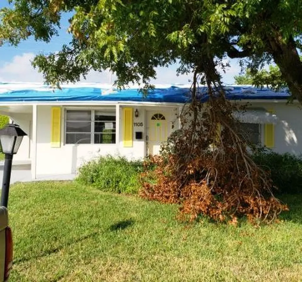 1105 Leisure Lane Boynton Beach FL 33426