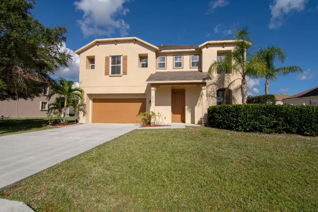 5805 NW Allyse Drive Port St Lucie FL 34986