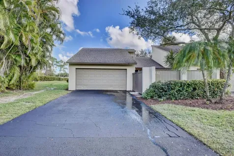 180 Pleasant Wood Drive Wellington FL 33414