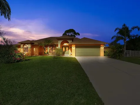 419 SE Streamlet Avenue Port St Lucie FL 34983