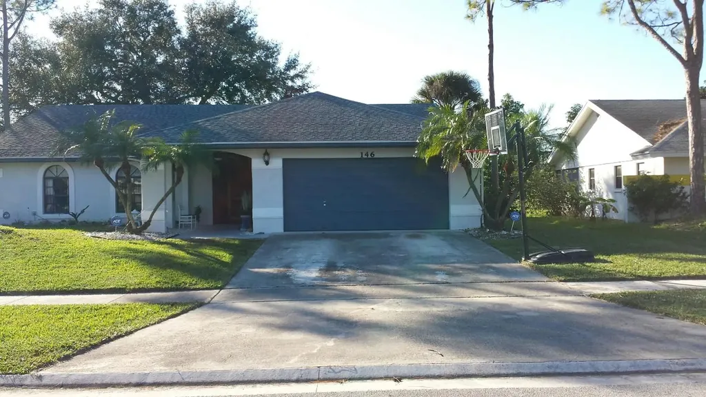 146 Parkwood Drive Royal Palm Beach FL 33411