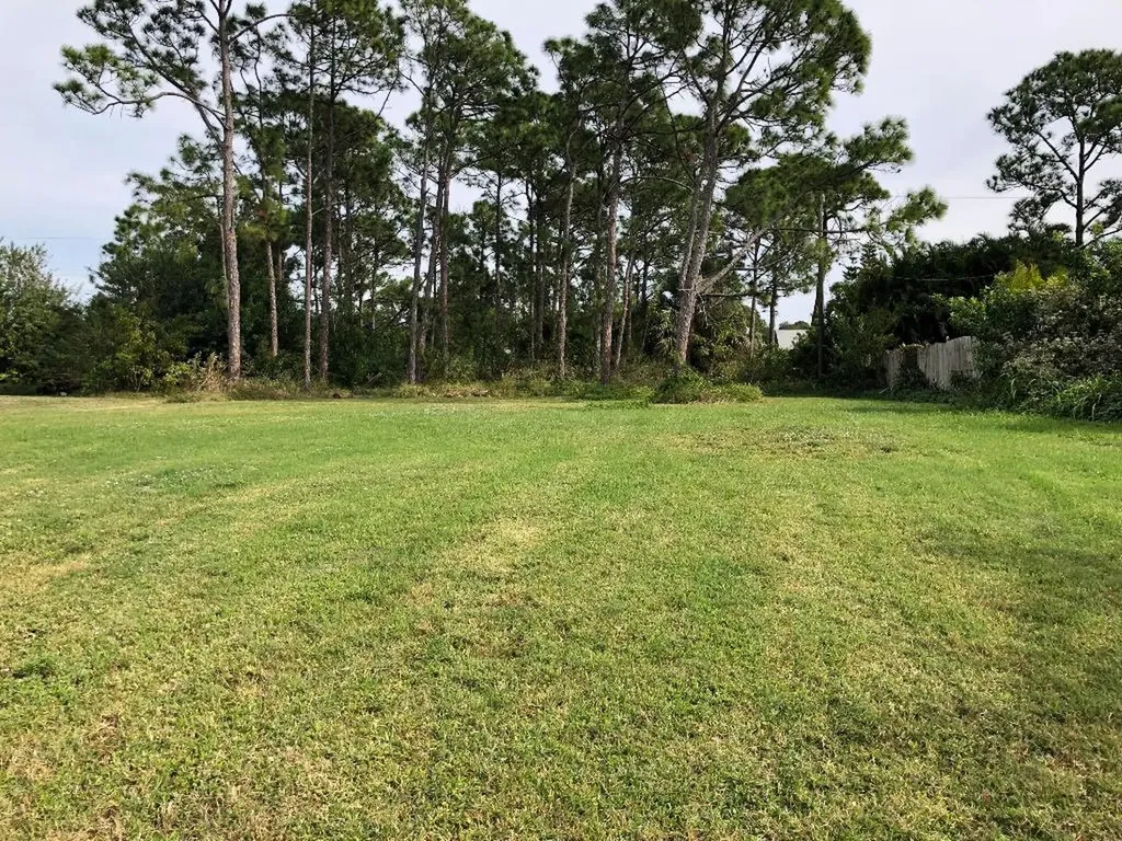 2037 SW Larchmont Lane Port St Lucie FL 34984