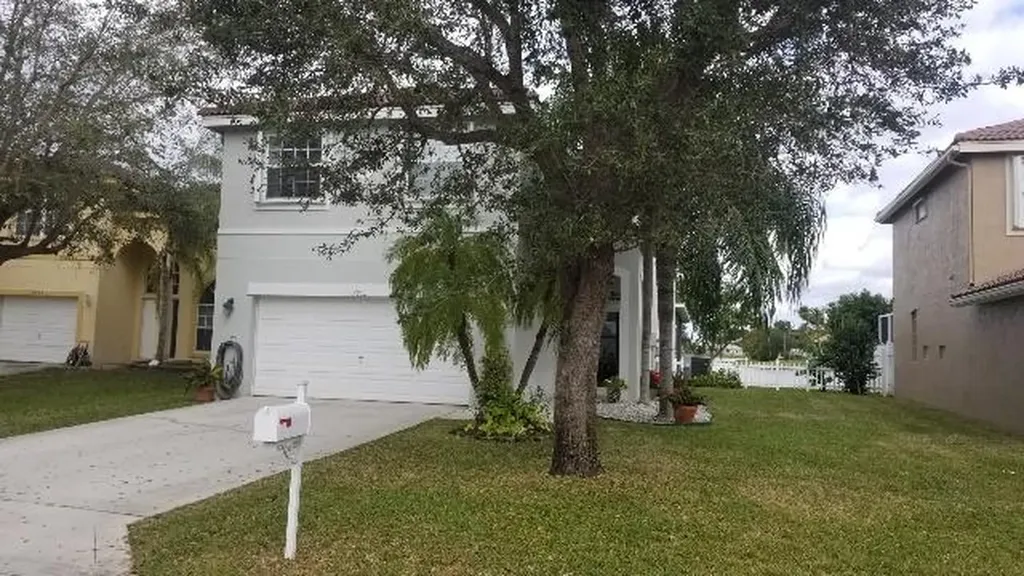 7853 Springfield Lake Drive Lake Worth FL 33467