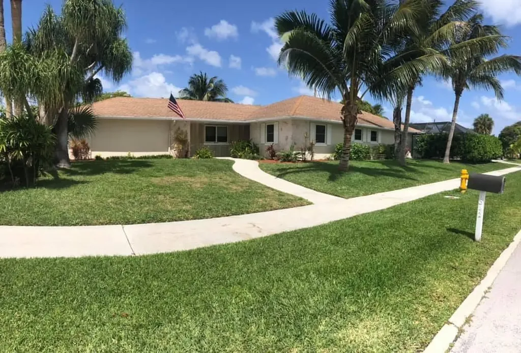 1842 17th Court N Lake Worth Beach FL 33460