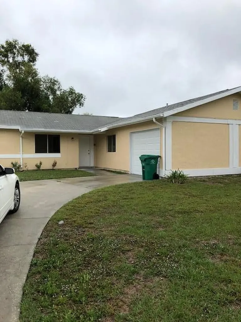 496 SW Eastport Circle Port St Lucie FL 34953