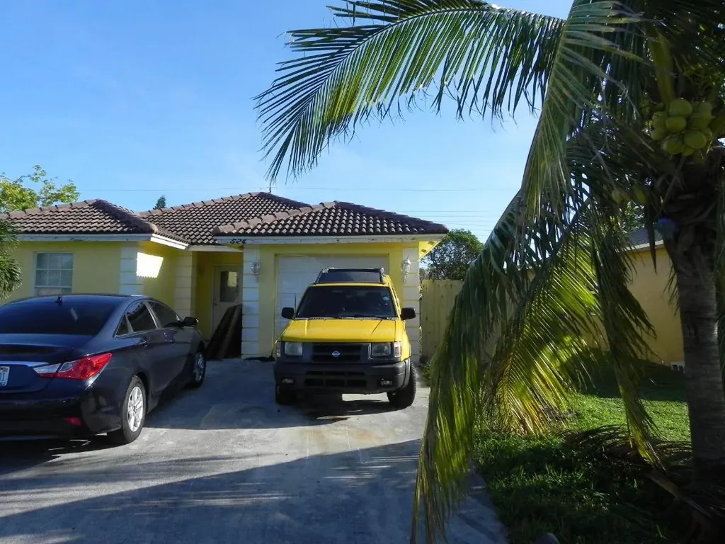524 NW 11th Avenue Boynton Beach FL 33435